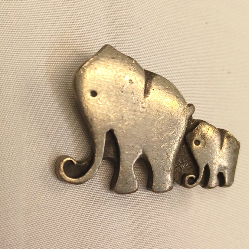 Pewter Elephant Brooch from Sweden - Picture 3 of 6
